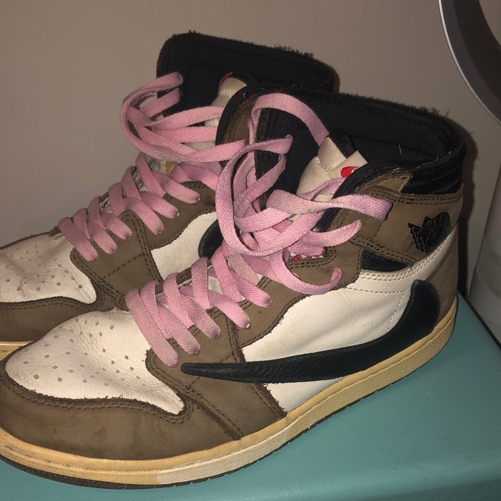 Travis Scott air Jordan 1 Brown and White High-Top Sneakers with Pink Laces
